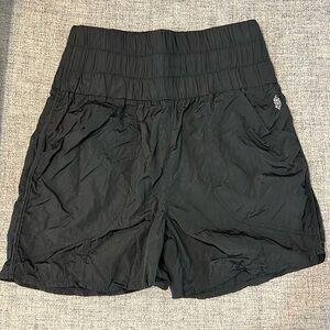 Free People Movement High Waisted Carpe Diem Short - black, size S